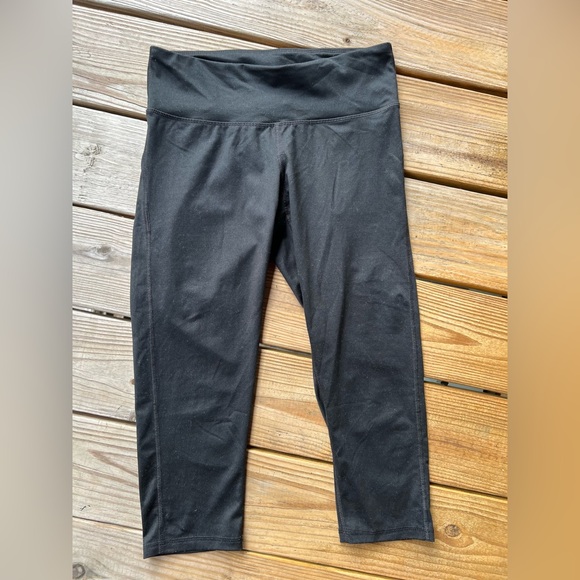 Champion Medium Black Capri Leggings Yoga Pants - Picture 4 of 5